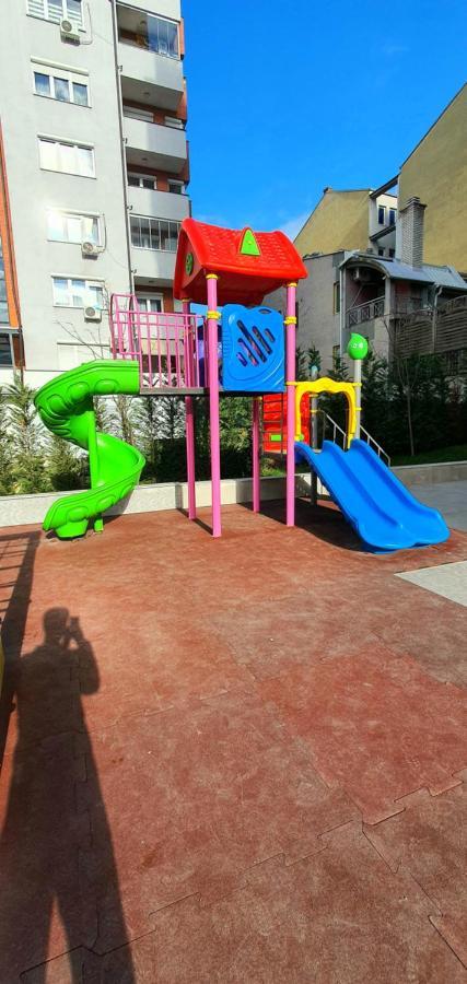 פרישטינה Floral Inn מראה חיצוני תמונה